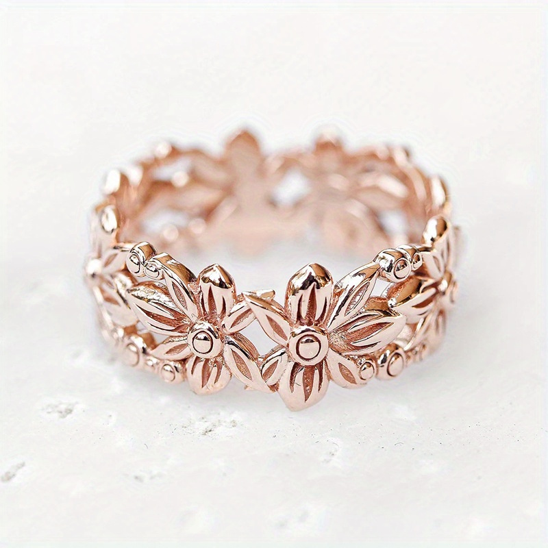 Vintage Rose Golden Daisy Band Ring